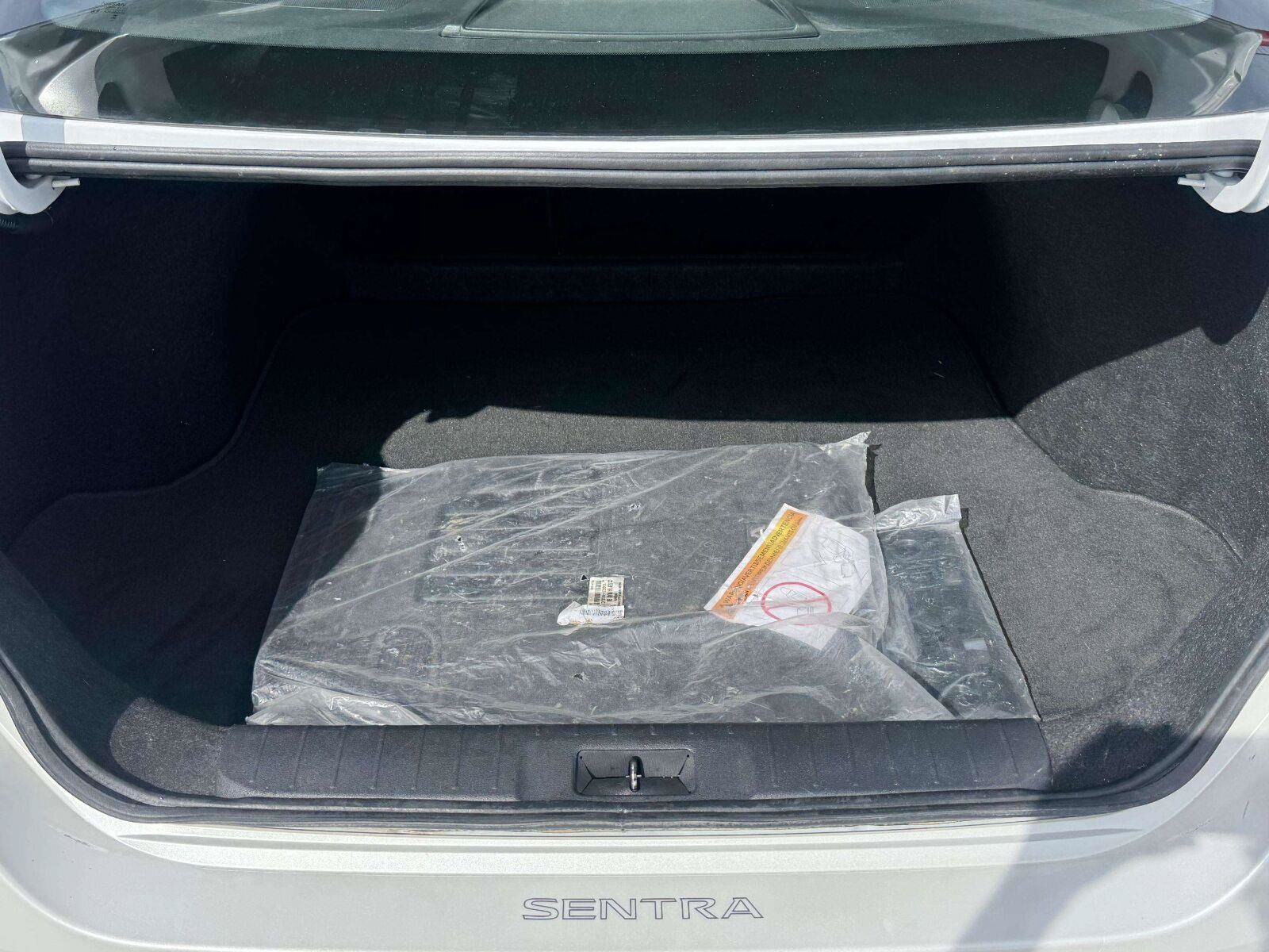 Used 2024 Nissan Sentra SR w/ SR Premium Package FWD image 57