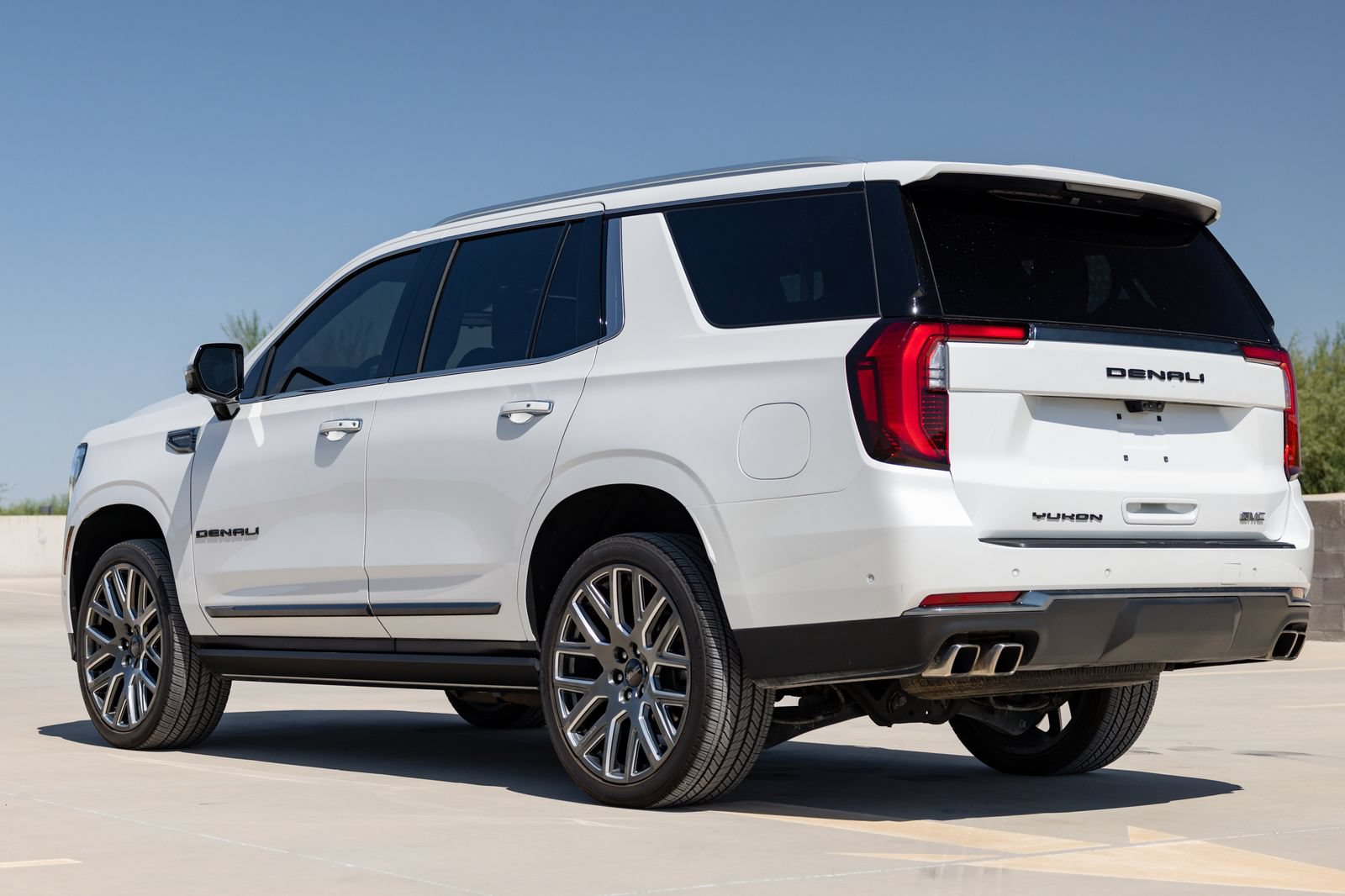 Used 2025 GMC Yukon Denali Ultimate AWD/4WD image 5