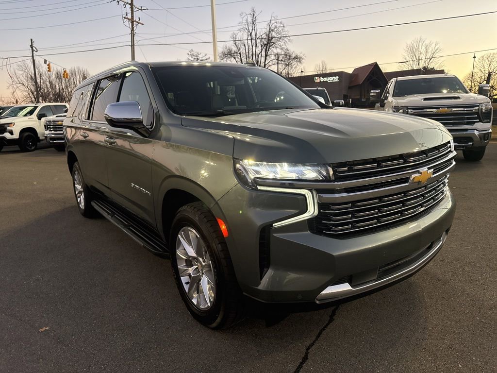 Used 2023 Chevrolet Suburban Premier image 7