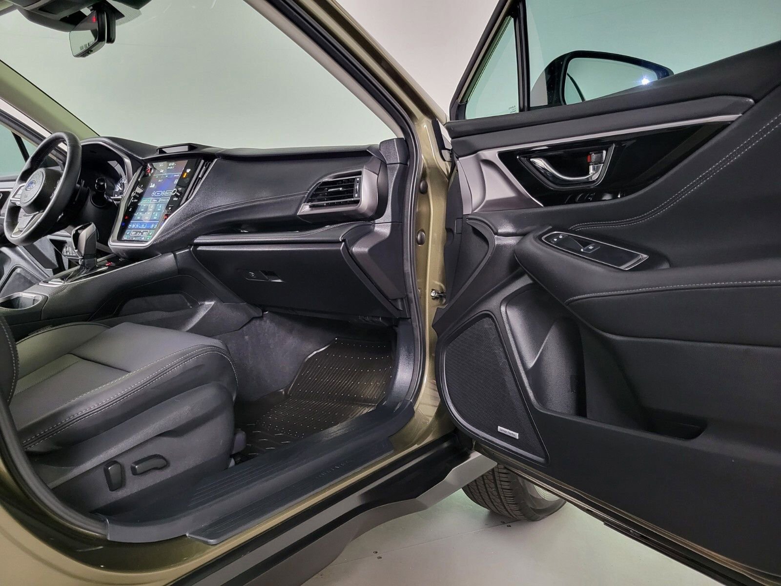 Certified 2025 Subaru Outback Limited XT w/ Tech Package 3 image 25