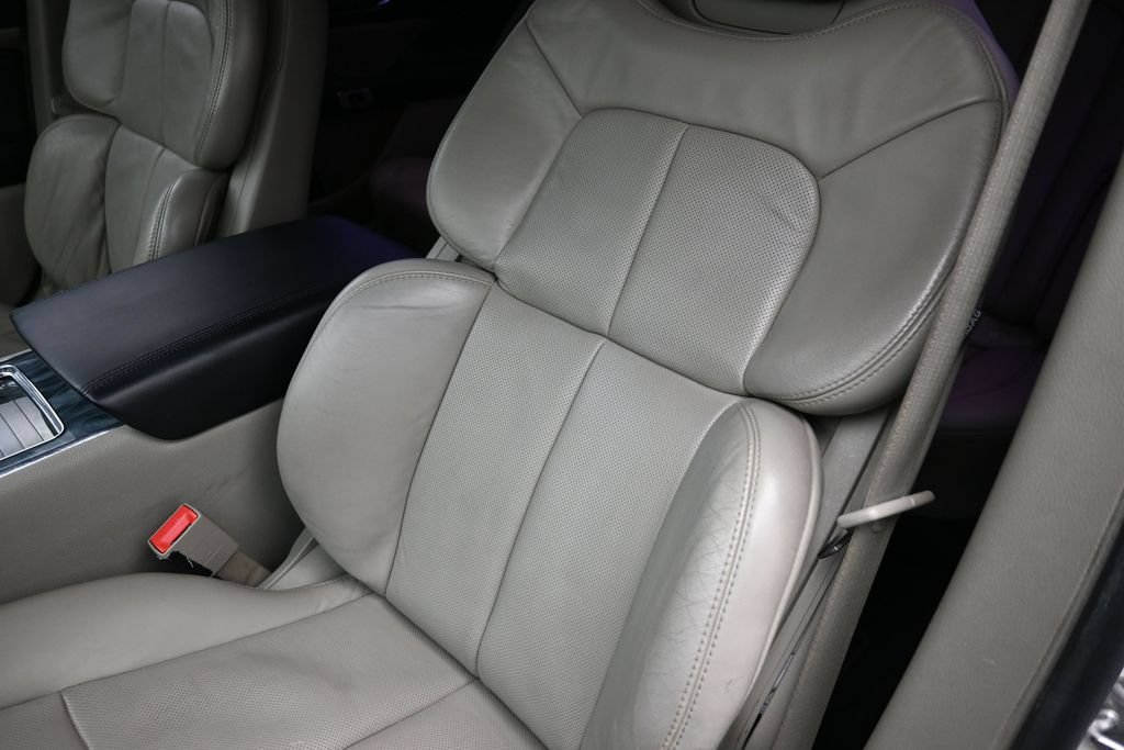 Used 2017 Lincoln Continental Reserve w/ Technology Package FWD image 31