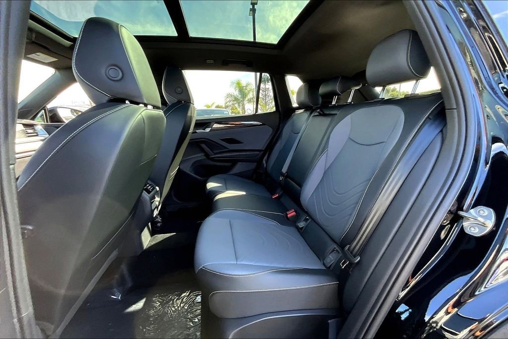 New 2026 Volkswagen Tiguan SE R-Line image 21