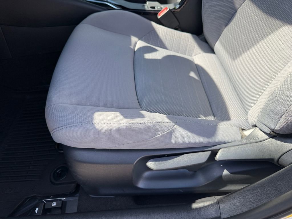 Used 2023 Toyota Corolla SE image 25