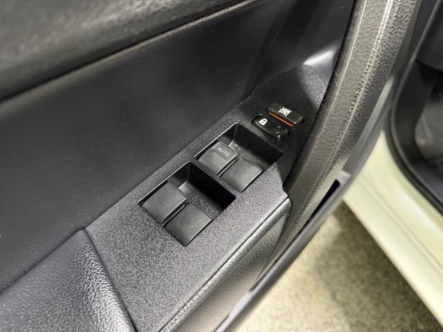 Used 2017 Toyota Corolla SE w/ Carpet Mat Package (TMS) FWD image 18