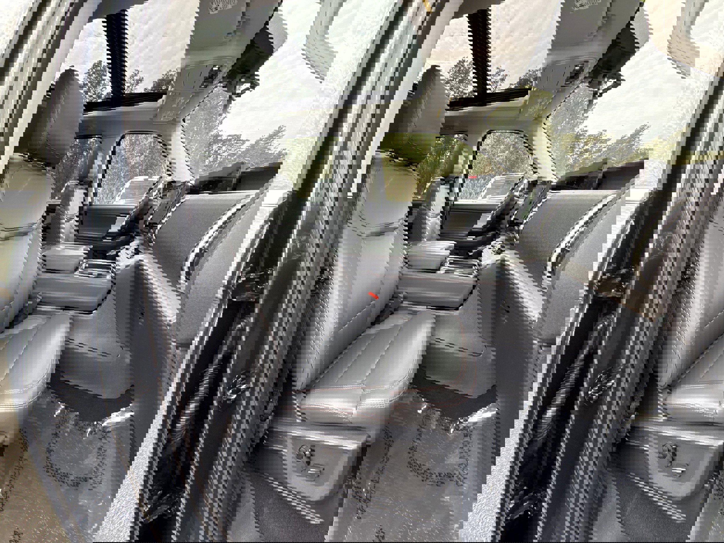 Used 2025 Ford Expedition Active image 13