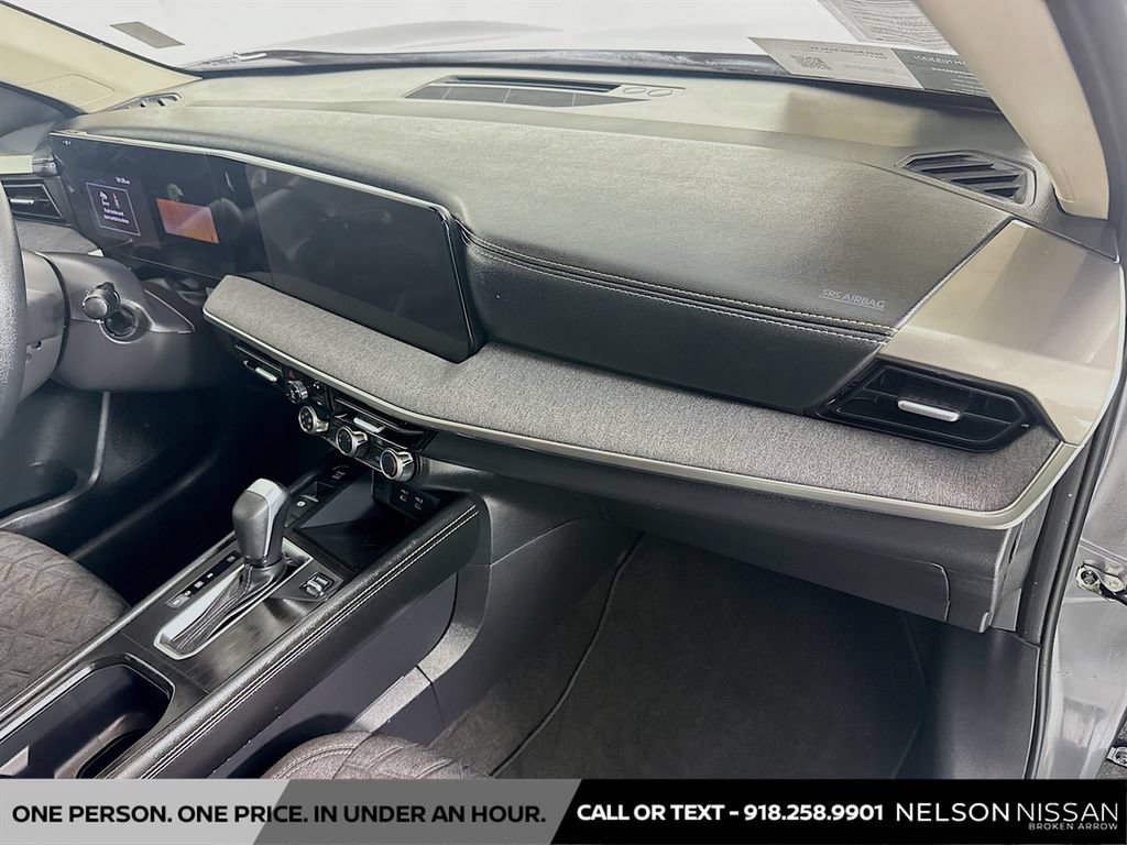 Used 2025 Nissan Kicks SV AWD/4WD image 26