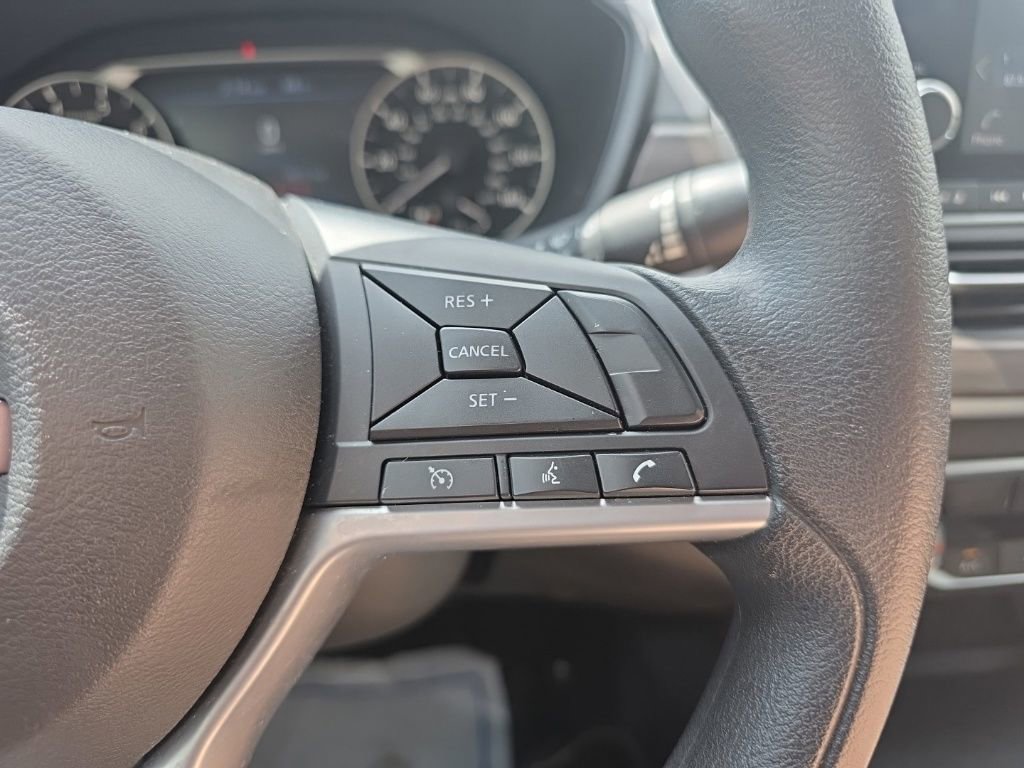 Used 2025 Nissan Altima 2.5 SV image 22