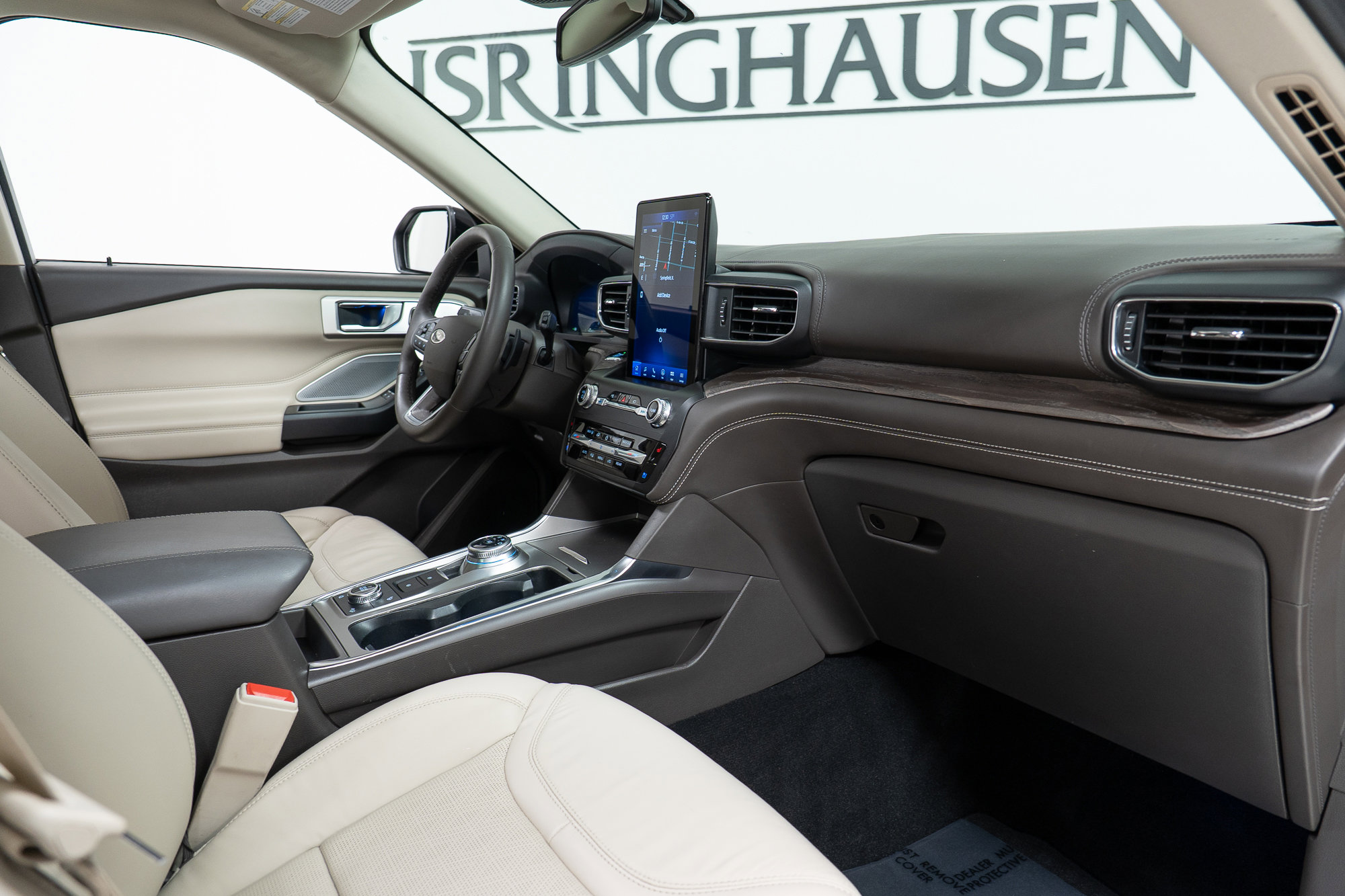 Used 2020 Ford Explorer Platinum w/ Premium Technology Package AWD/4WD image 21