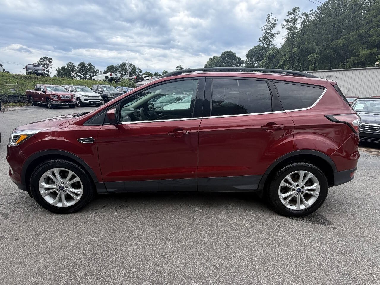 Used 2018 Ford Escape SE w/ SE Sync 3 Package FWD image 10