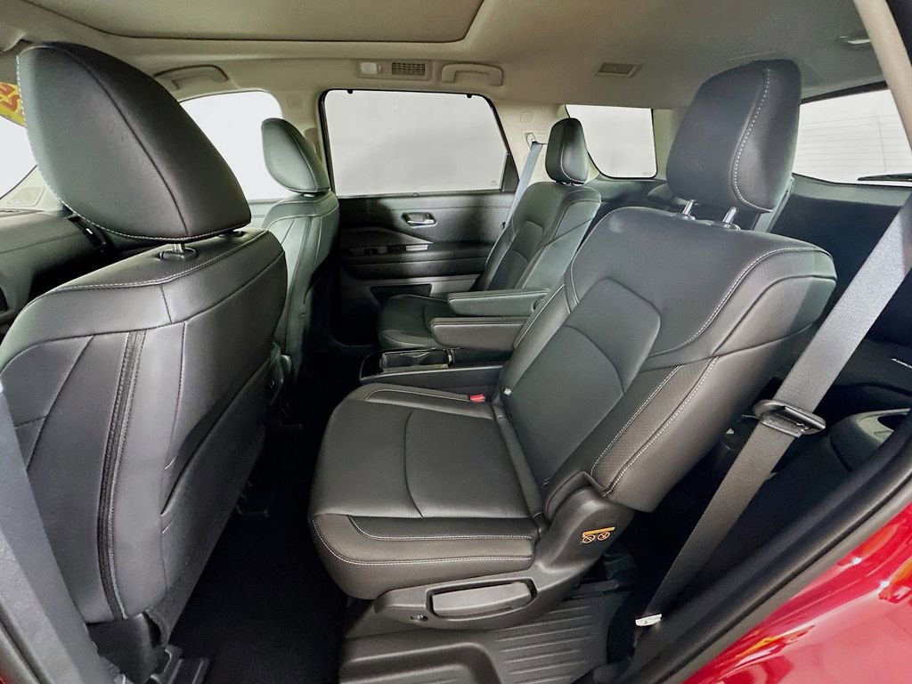 Certified 2025 Nissan Pathfinder SL w/ SL Premium Package image 35