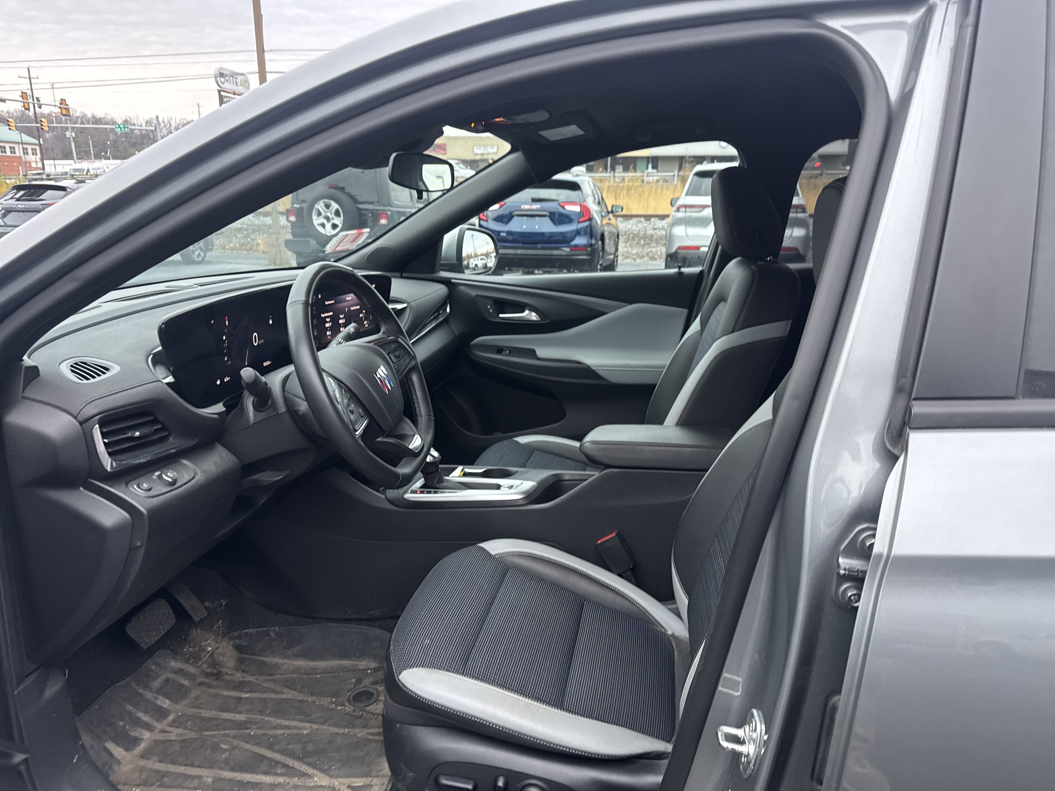 Used 2024 Buick Envista Preferred w/ Convenience I Package image 12