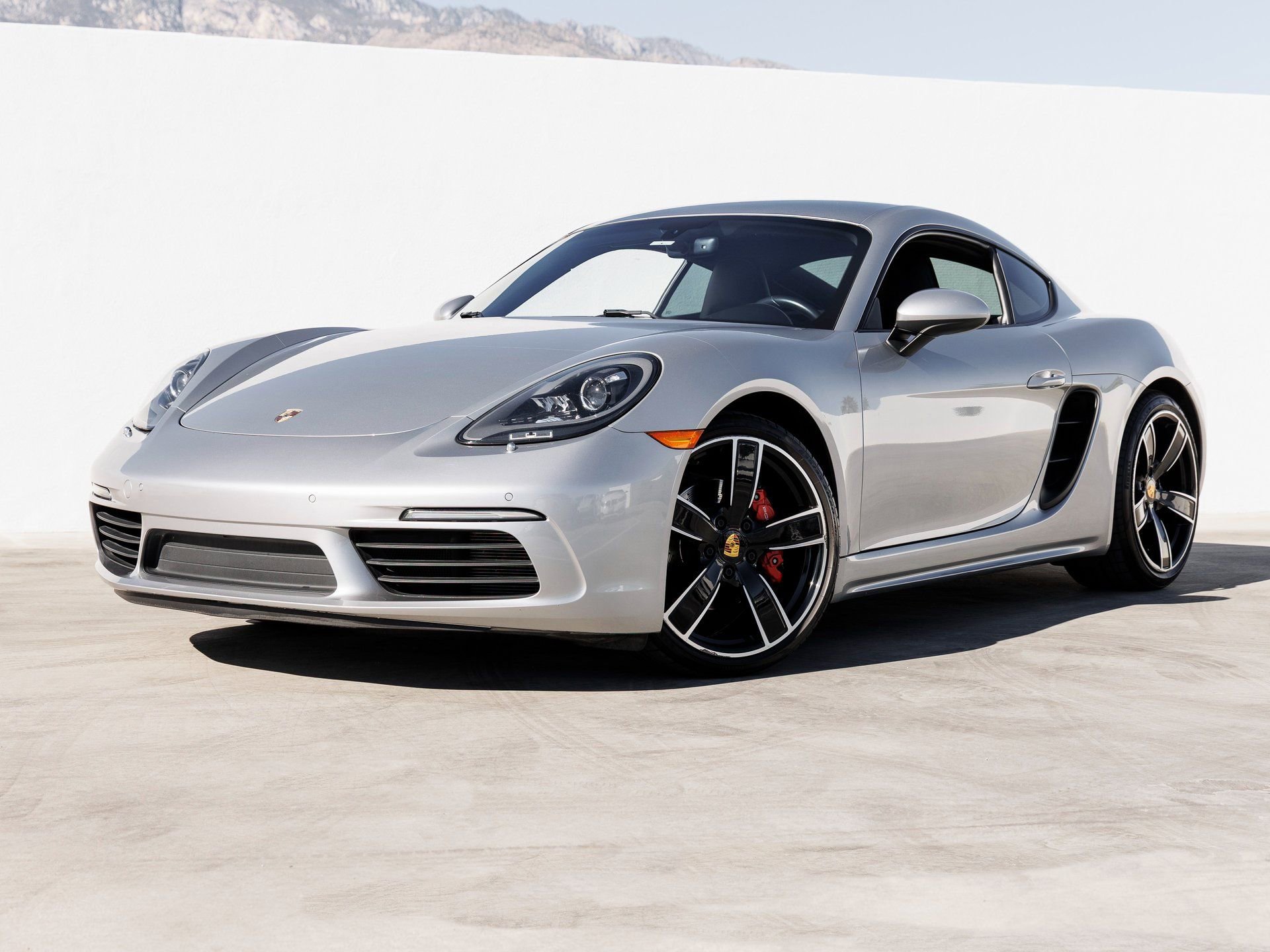 Certified 2018 Porsche 718 Cayman S image 1