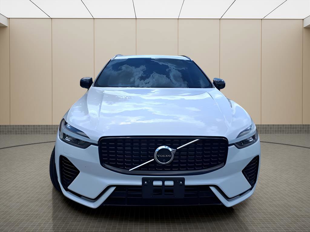 Used 2025 Volvo XC60 T8 Plus w/ Climate Package image 18