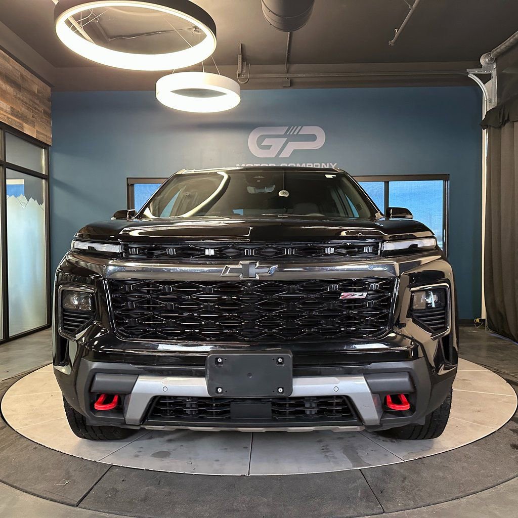 Used 2024 Chevrolet Traverse Z71 w/ Enhanced Driving Package image 8