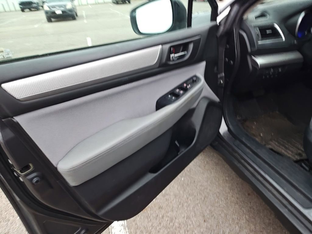 Used 2019 Subaru Outback 2.5i Premium w/ Popular Package #2 AWD/4WD image 5