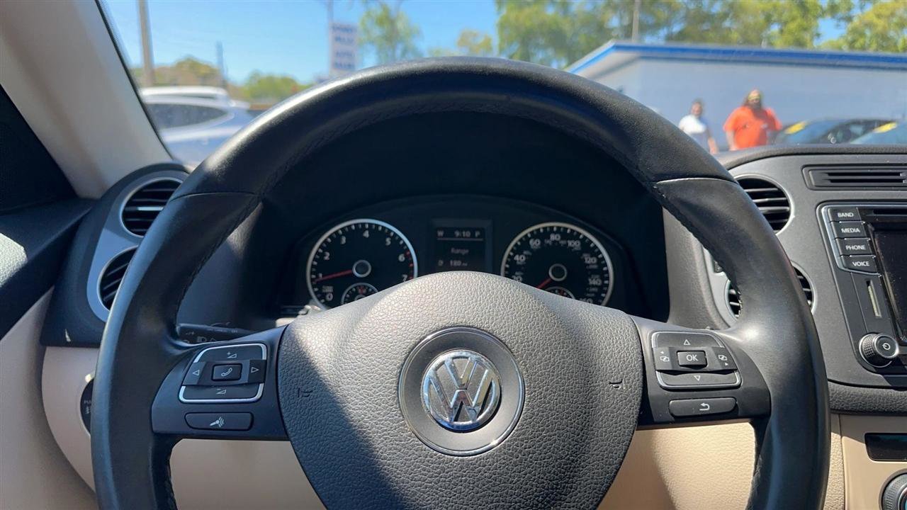 Used 2016 Volkswagen Tiguan S image 39