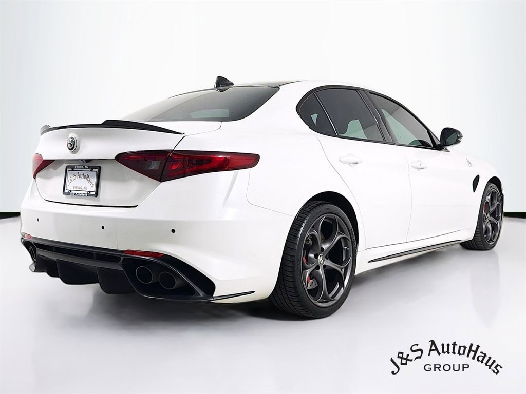 Used 2019 Alfa Romeo Giulia Quadrifoglio w/ Driver Assist Dynamic Package RWD image 7
