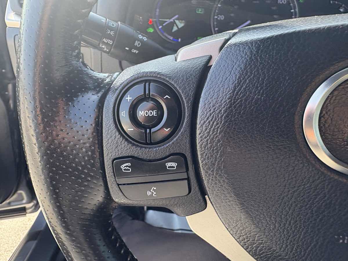 Used 2015 Lexus CT 200h image 31