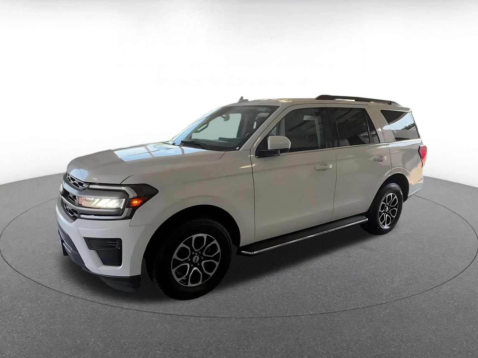 Used 2023 Ford Expedition XLT RWD image 7