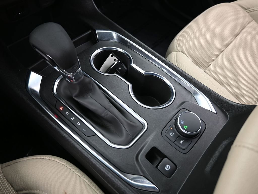 Used 2023 Chevrolet Traverse LS image 24