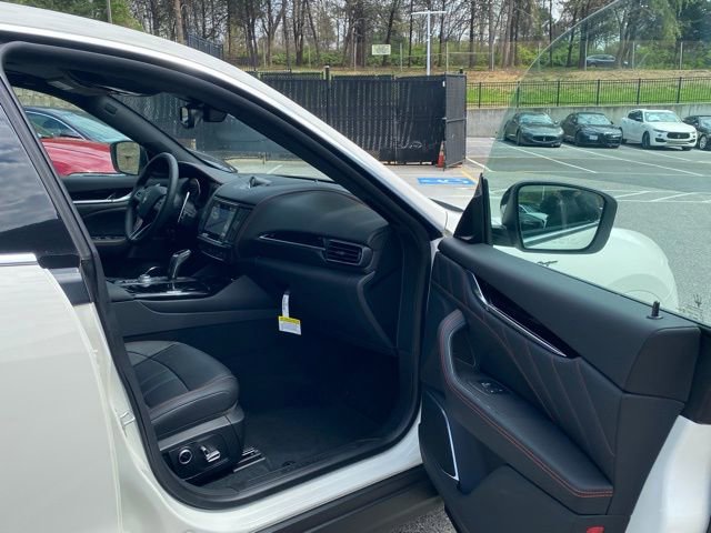 Used 2024 Maserati Levante GT Ultima image 38