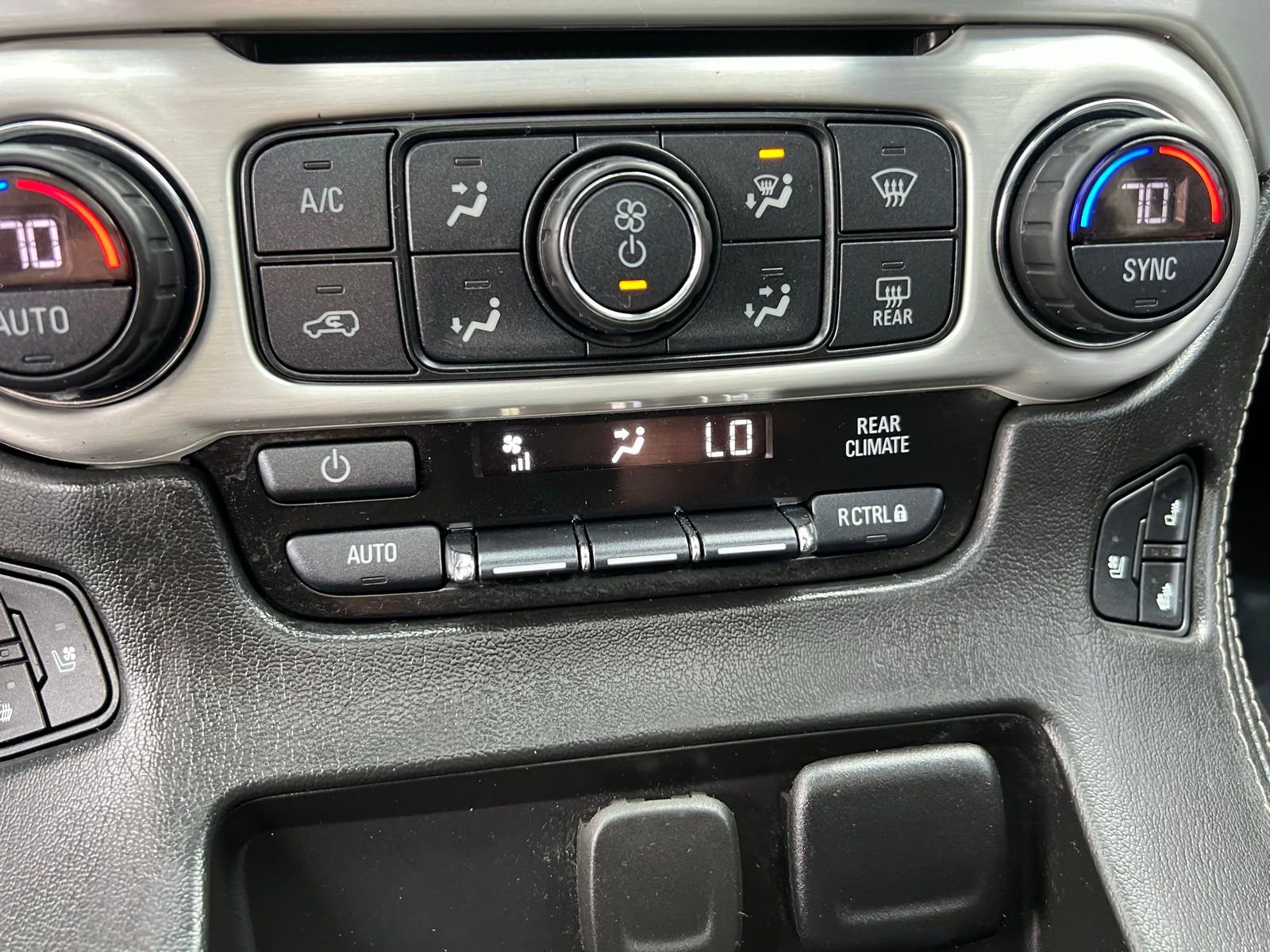 Used 2019 GMC Yukon SLT image 33