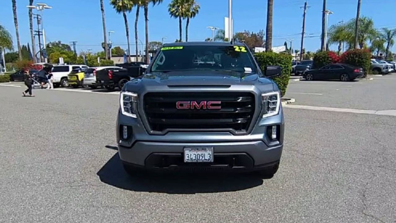 Used 2022 GMC Sierra 1500 Elevation image 3