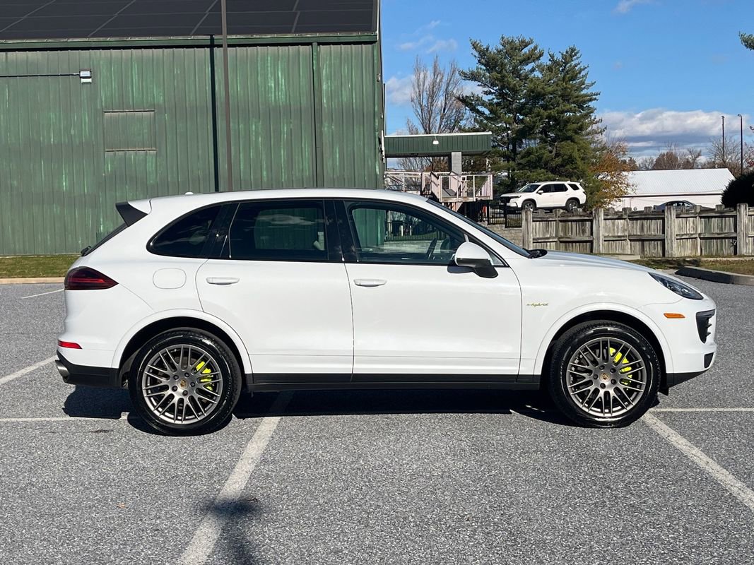 Used 2017 Porsche Cayenne S Platinum image 9