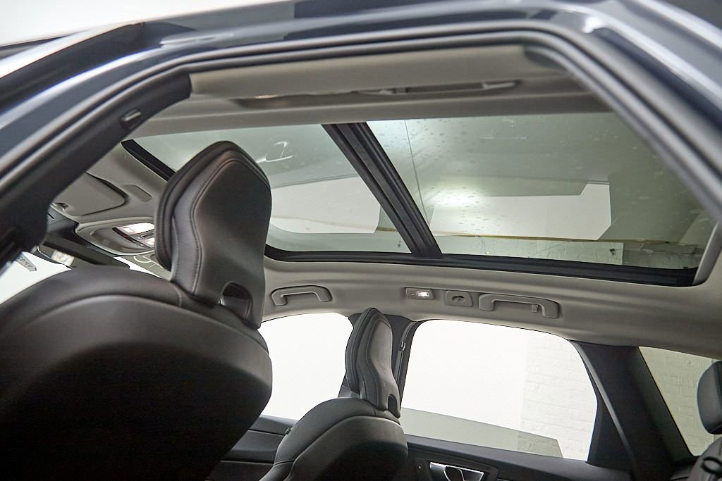 Certified 2024 Volvo XC60 B5 Plus w/ Climate Package image 23