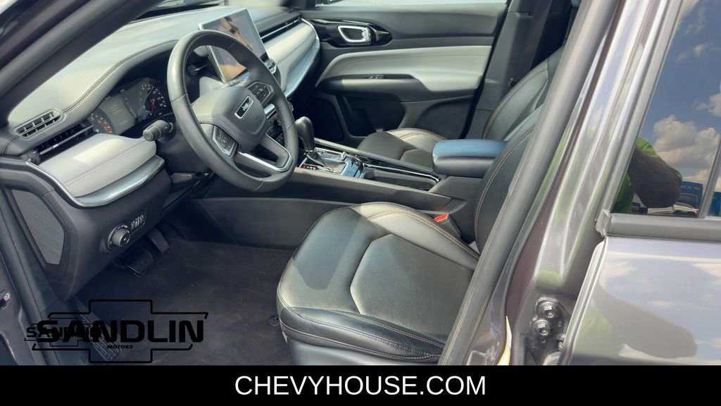 Used 2024 Jeep Compass Limited image 10