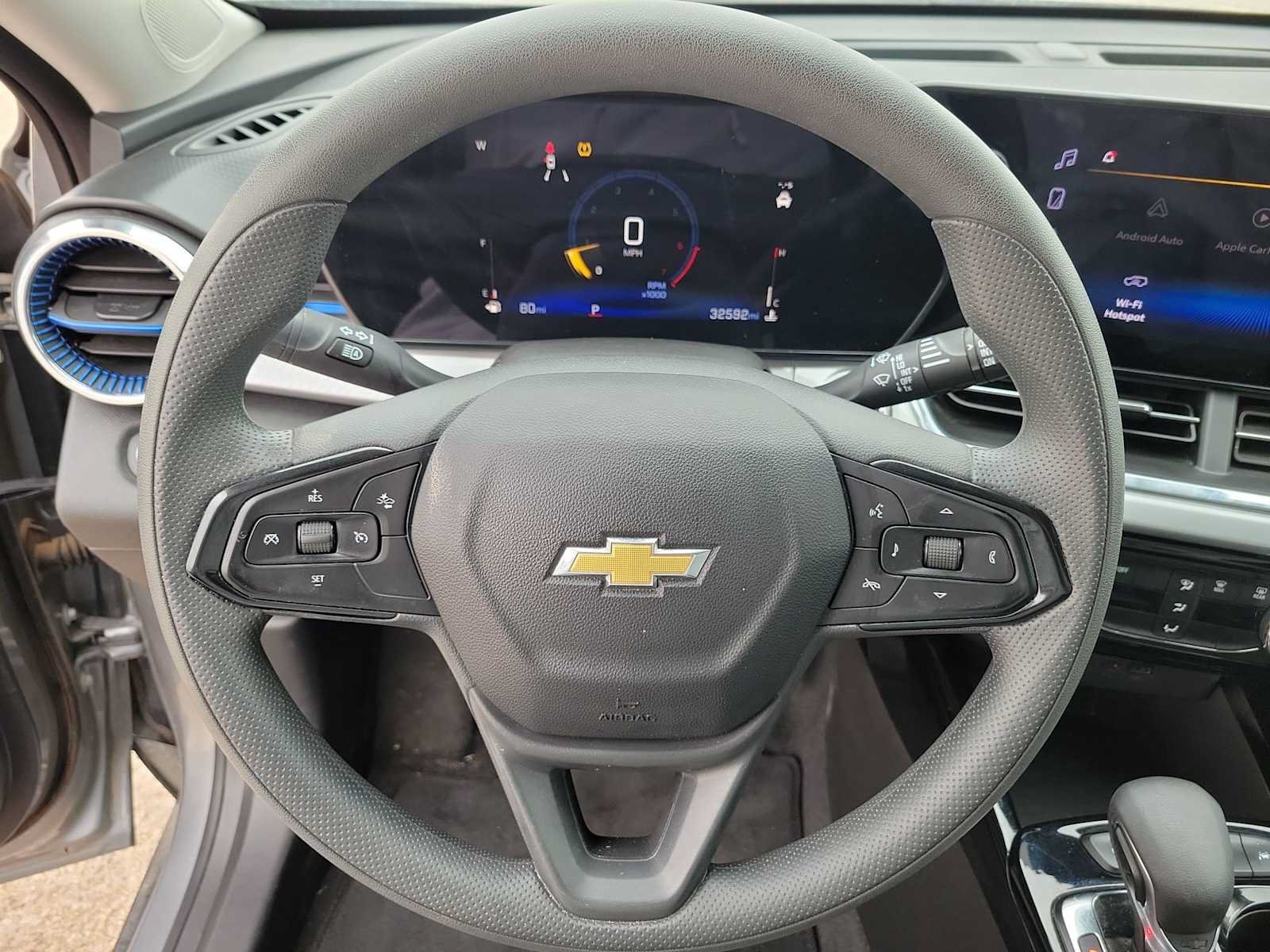 Used 2025 Chevrolet Trax LT FWD image 19