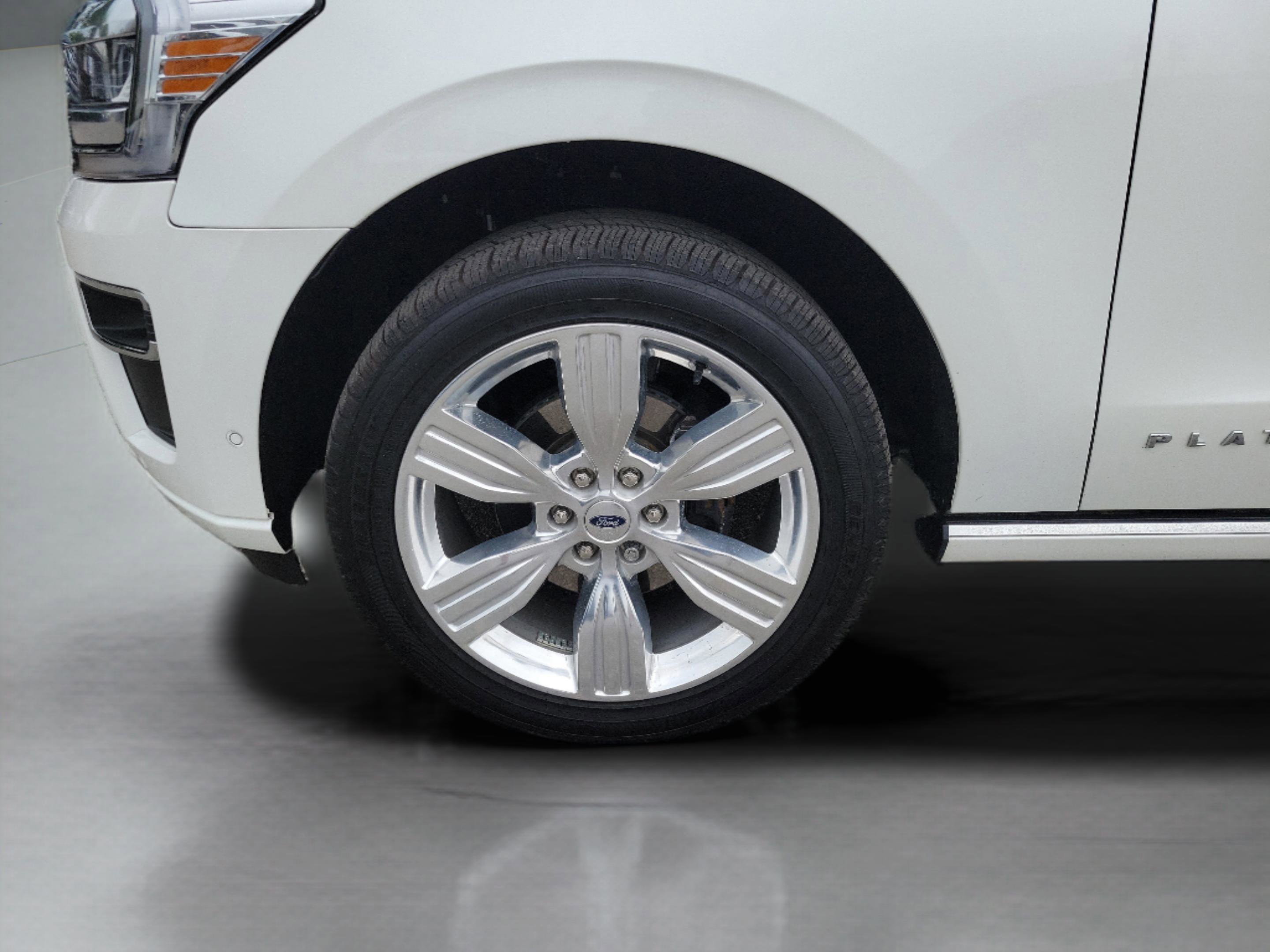 Used 2024 Ford Expedition Platinum AWD/4WD image 32