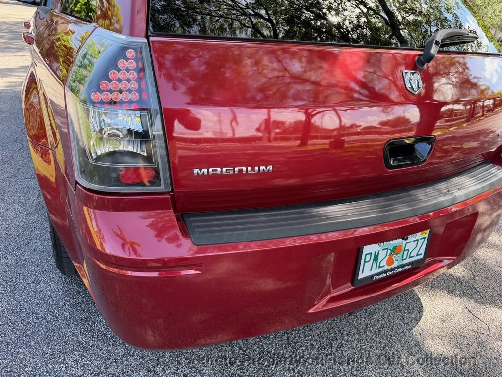 Used 2005 Dodge Magnum SE RWD image 31