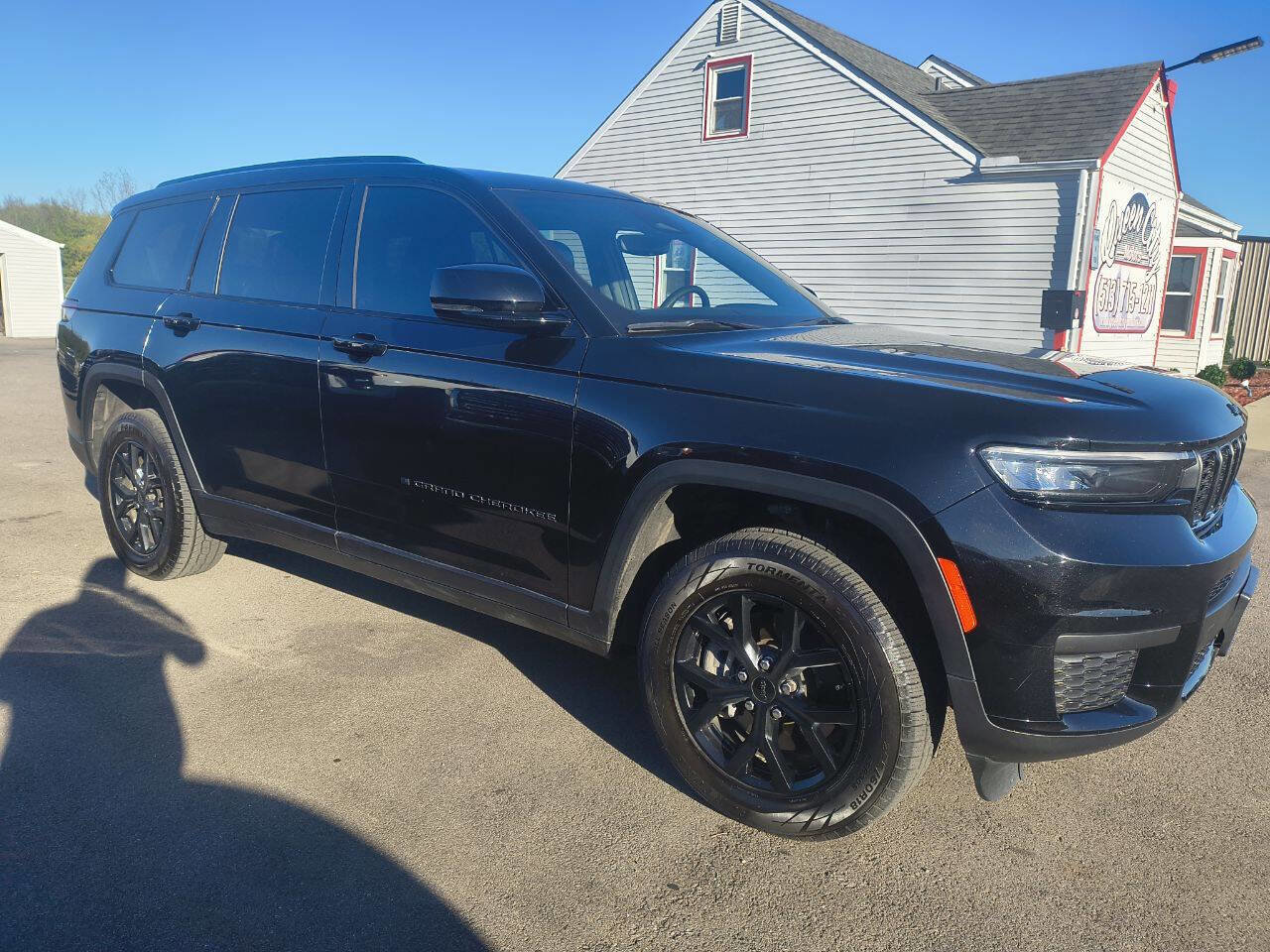 Used 2024 Jeep Grand Cherokee L Altitude image 5