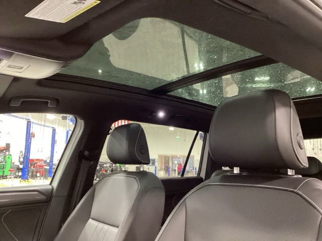 Certified 2023 Volkswagen Tiguan SE R-Line image 19