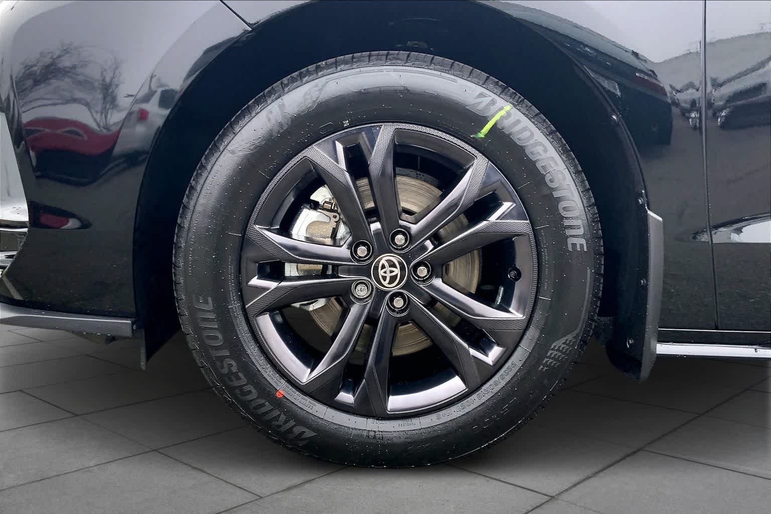 New 2026 Toyota Sienna XSE AWD/4WD image 11