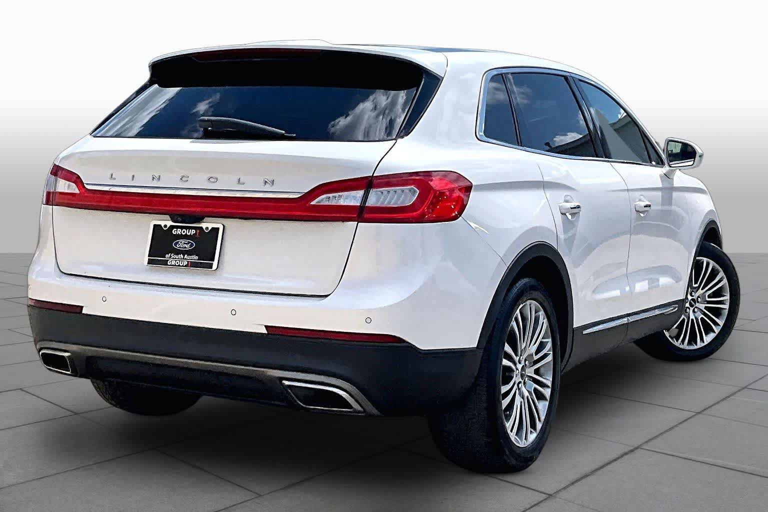 Used 2016 Lincoln MKX Reserve FWD image 13