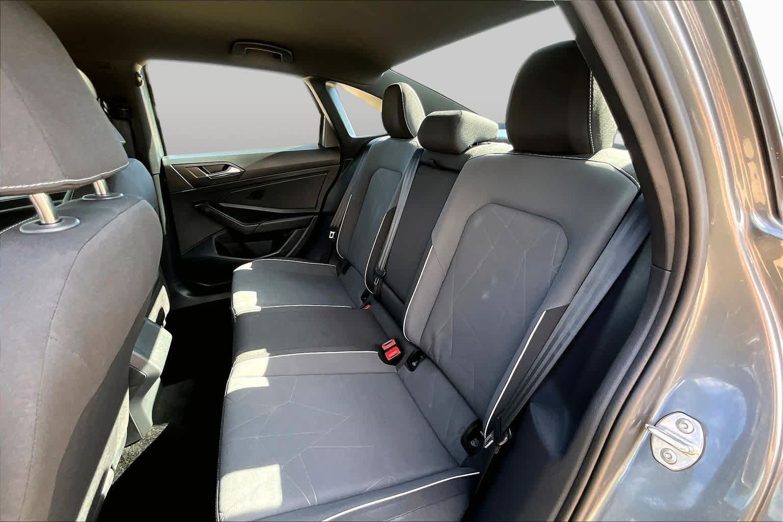 Used 2025 Volkswagen Jetta Sport FWD image 18