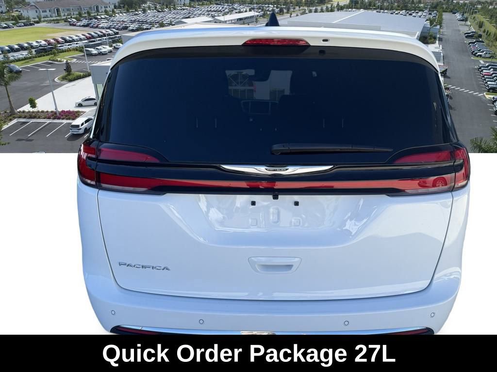 New 2026 Chrysler Pacifica Select image 6