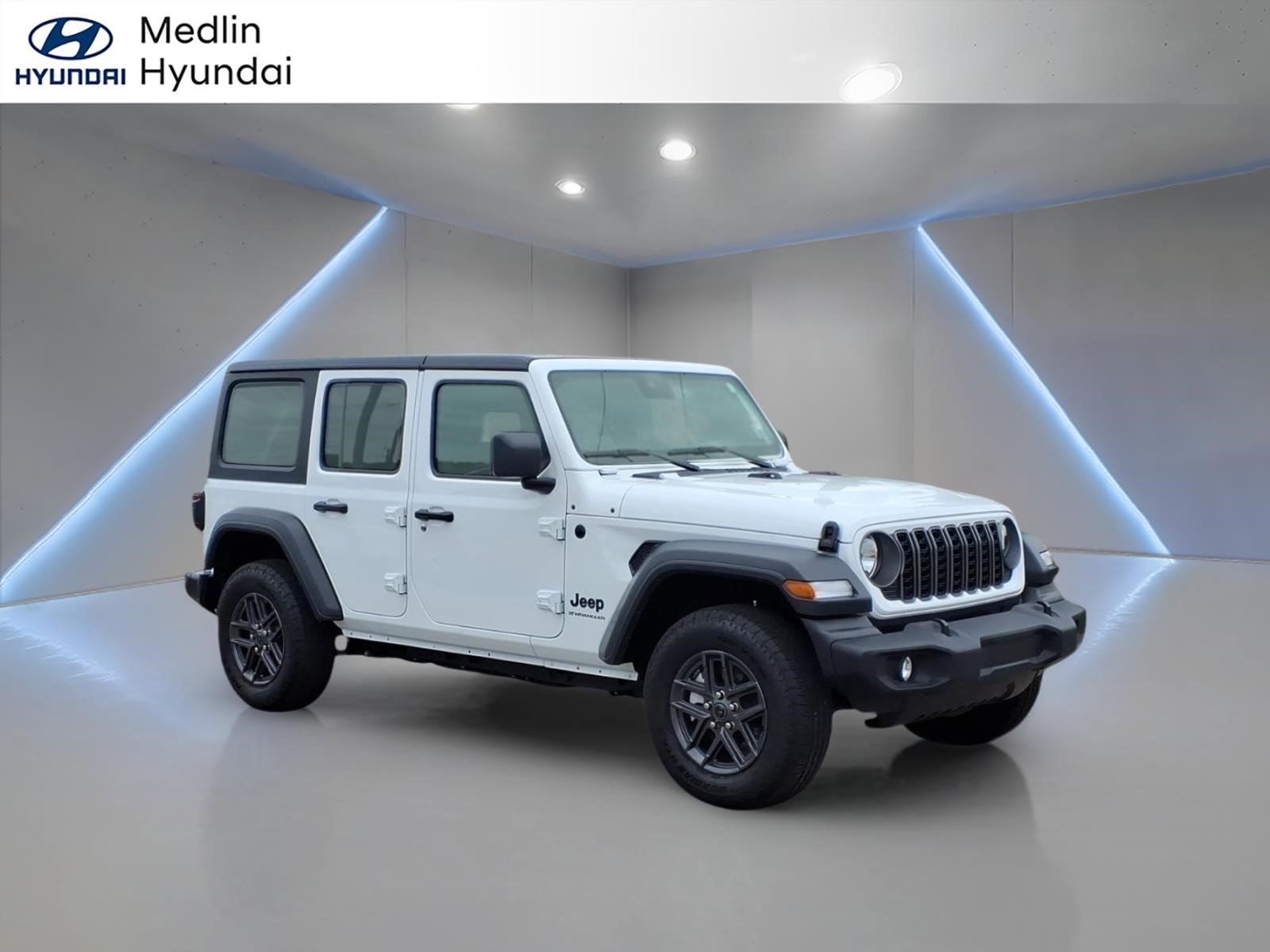 Used 2025 Jeep Wrangler Unlimited Sport AWD/4WD image 1
