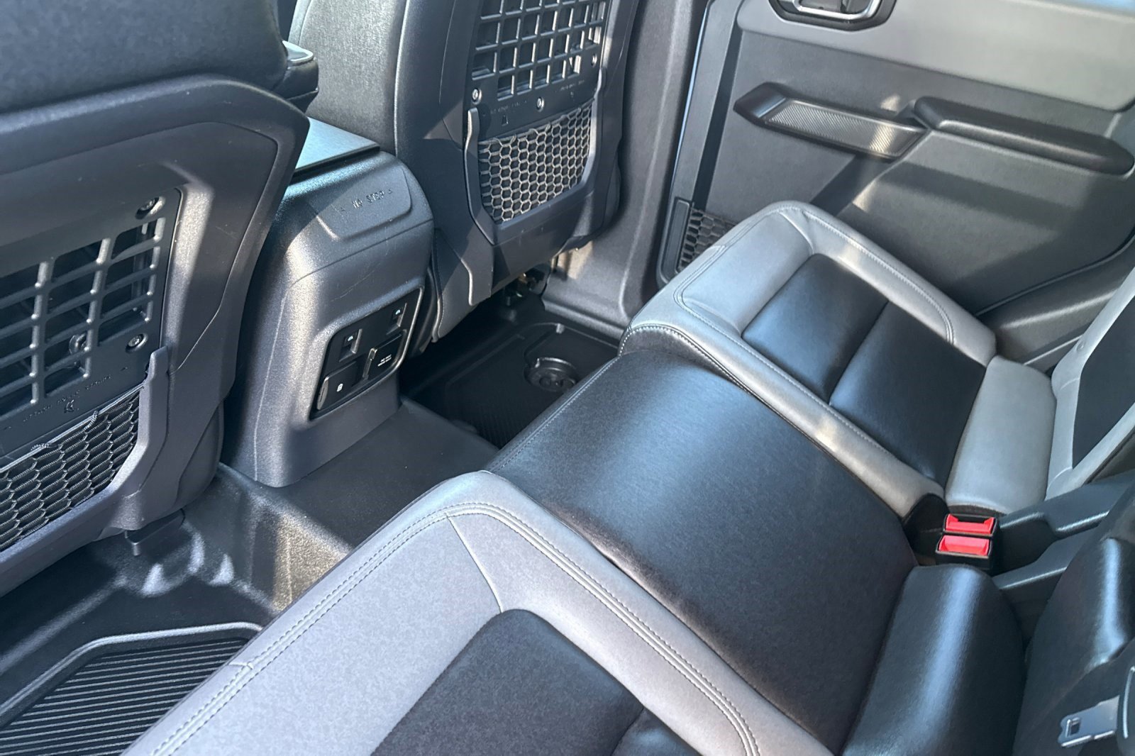 Used 2024 Ford Bronco Black Diamond image 23