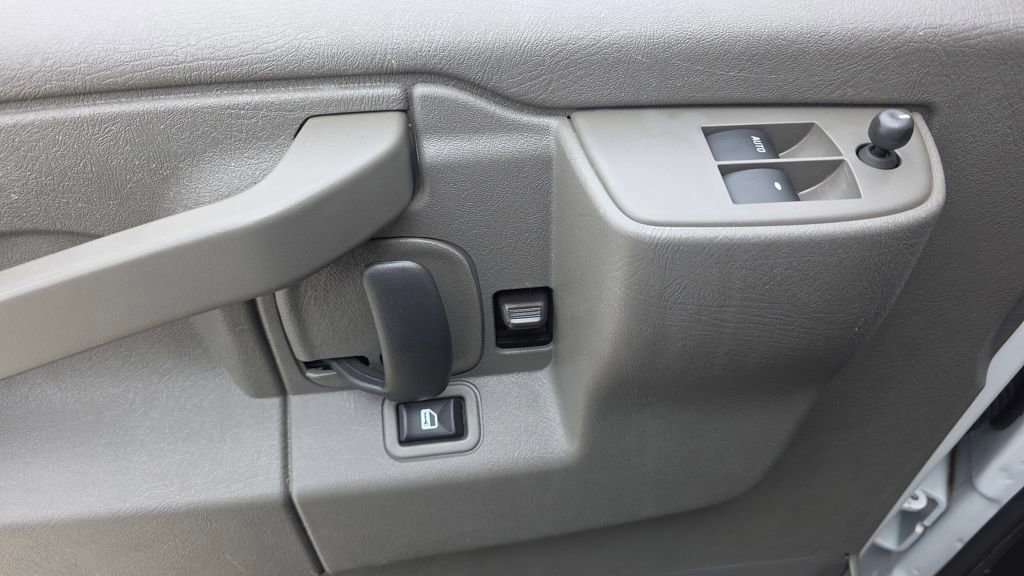 Used 2024 GMC Savana 2500 w/ Driver Convenience Package image 21