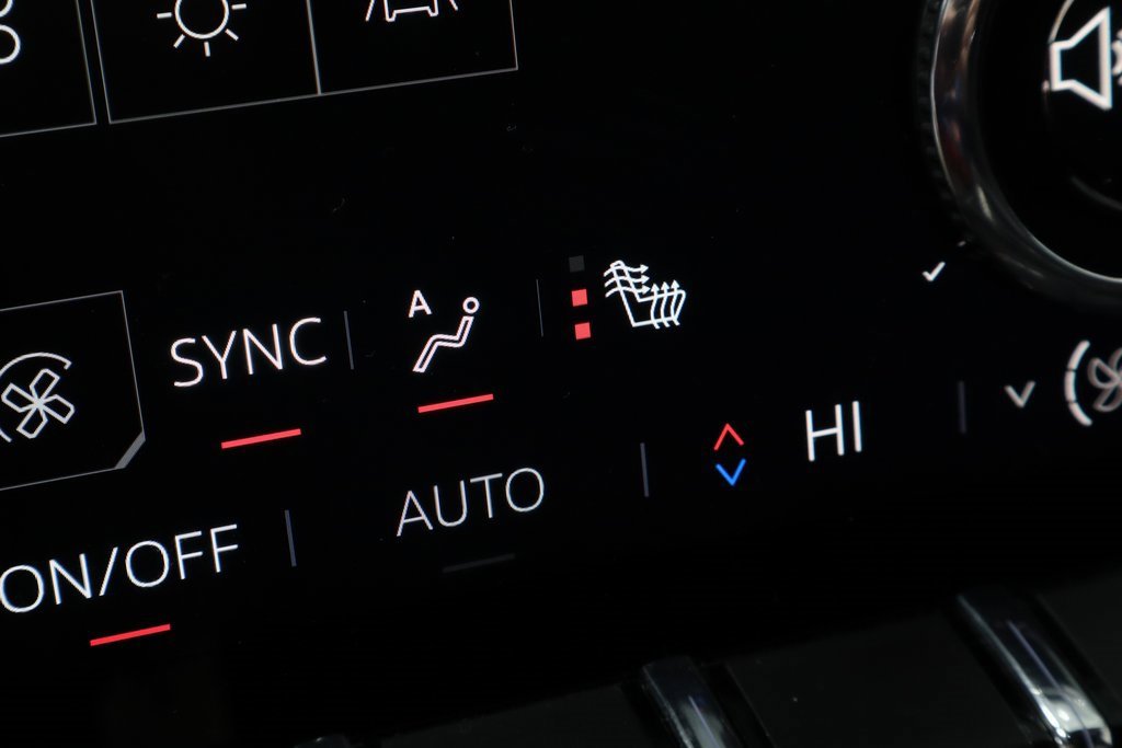 Used 2025 GMC Acadia Elevation image 32