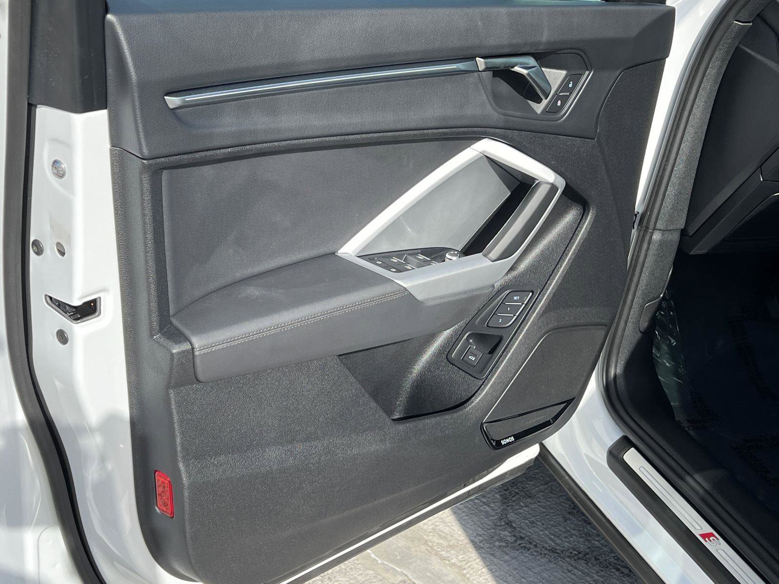 Certified 2025 Audi Q3 2.0T Premium Plus w/ Premium Plus Package image 10