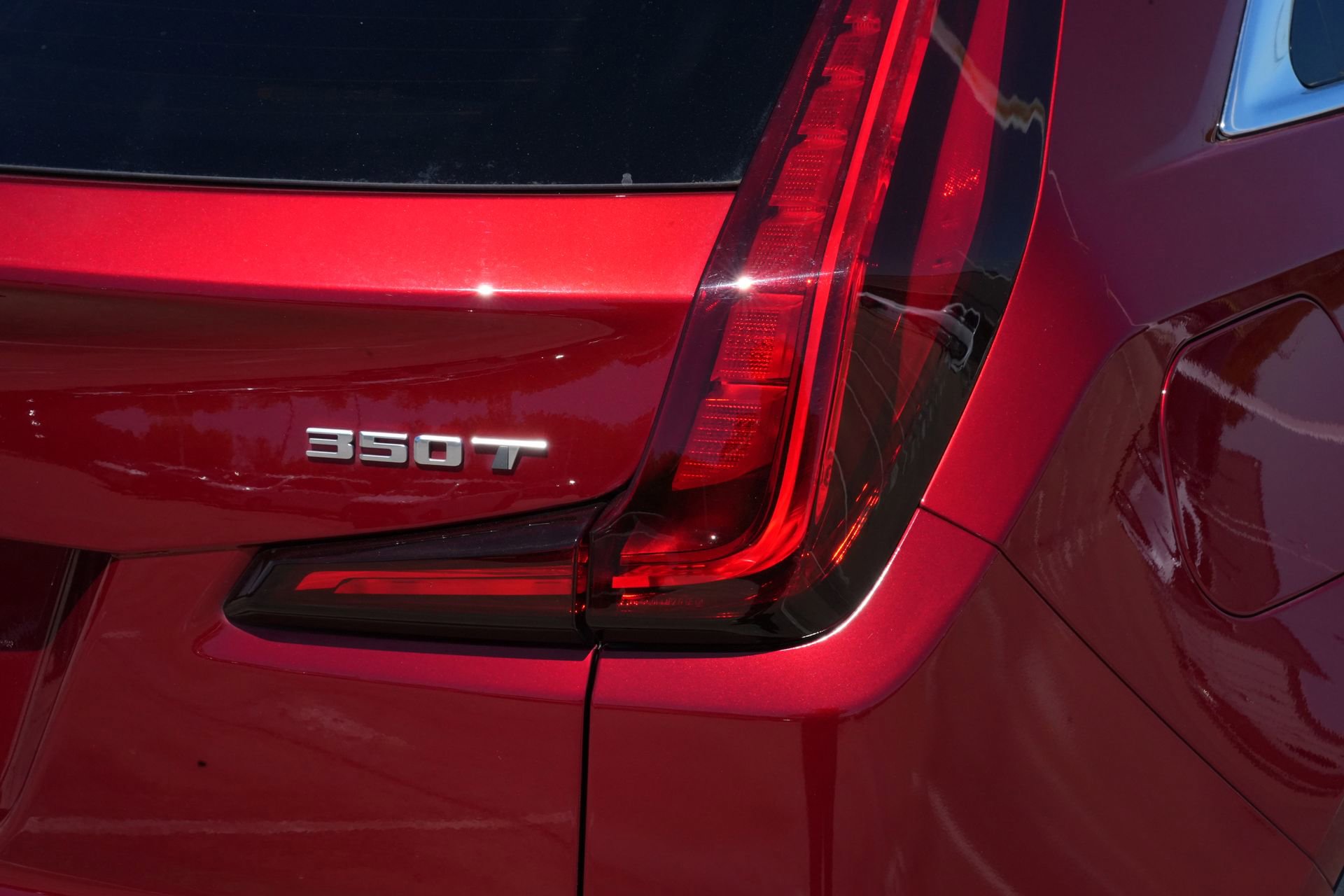 Used 2022 Cadillac XT4 Premium Luxury w/ Enhanced Visibility Package image 22