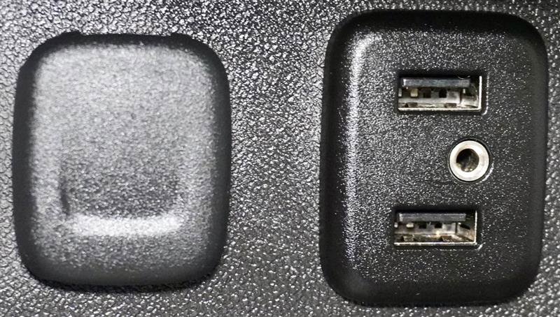 Used 2017 Chevrolet Volt Premier w/ Driver Confidence II Package FWD image 19