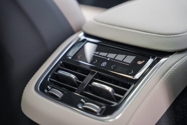 New 2026 Volvo XC90 B6 Ultra w/ Protection Package Premier AWD/4WD image 33