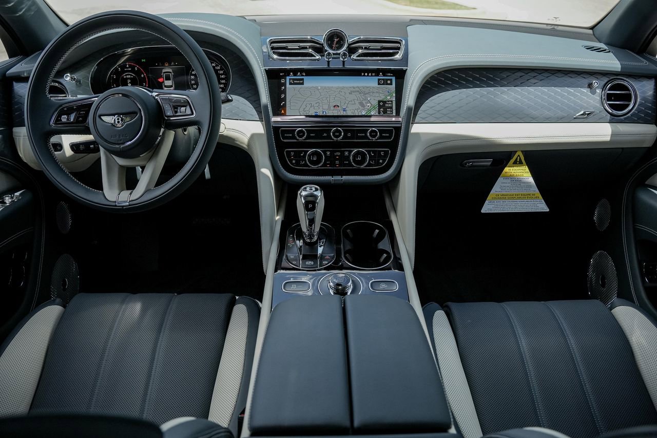 New 2025 Bentley Bentayga AWD/4WD image 4