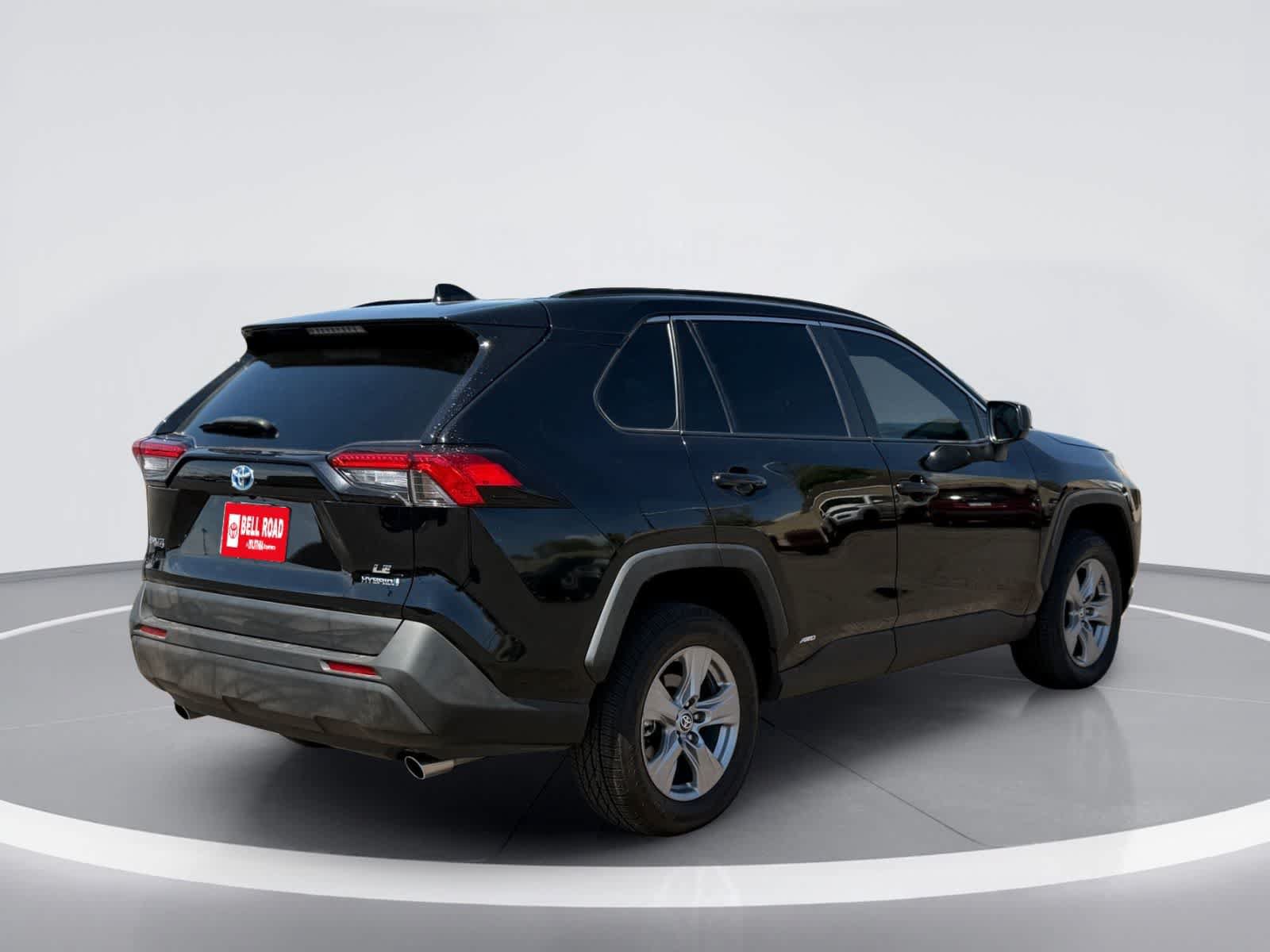 Used 2023 Toyota RAV4 LE AWD/4WD image 8