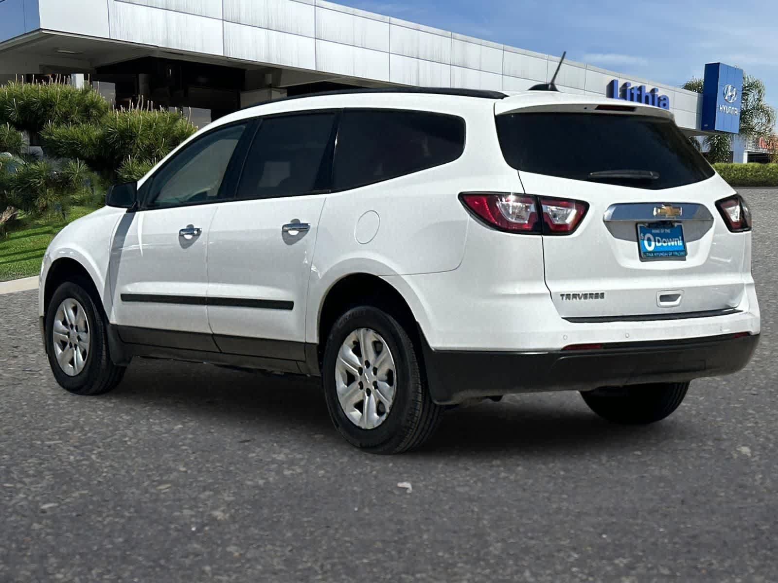 Used 2017 Chevrolet Traverse LS FWD image 7